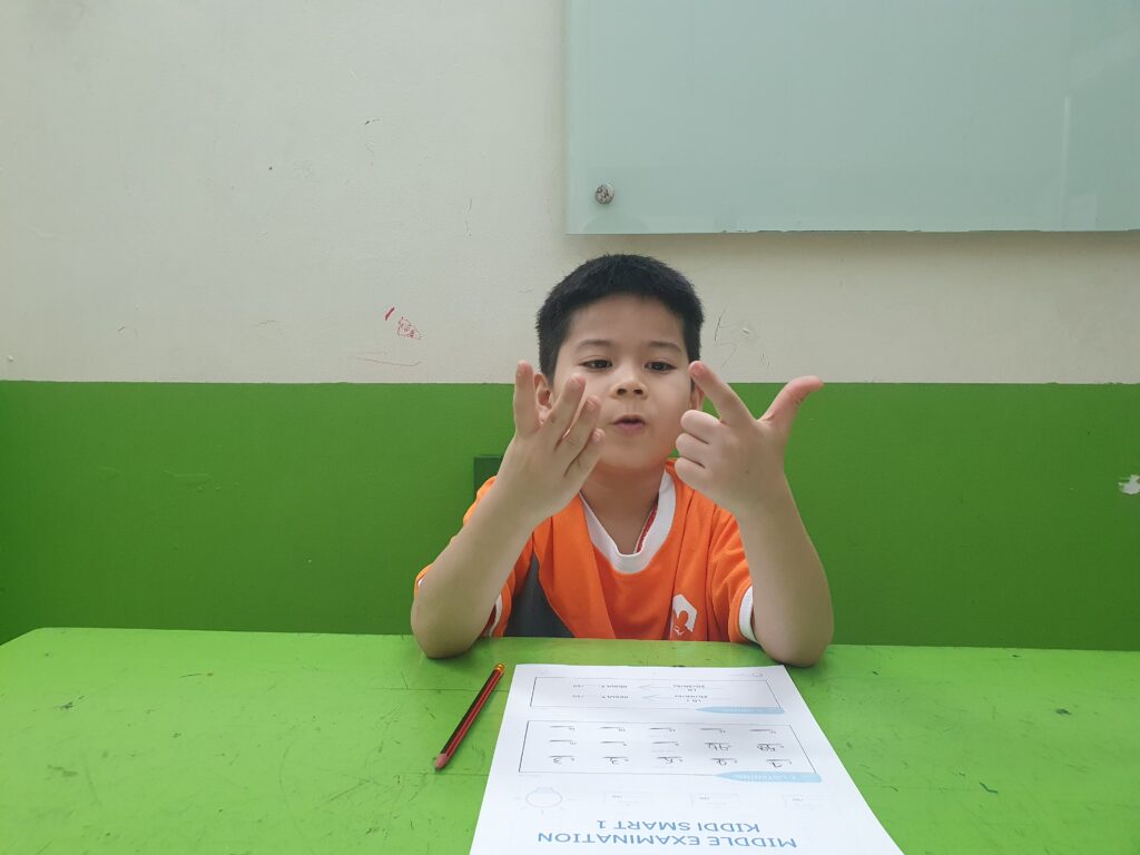 Đếm Tay FingerMath Khác Gì Với Cách Đếm Tay Thông Thường? 2 Đếm Tay FingerMath Khác Gì Với Cách Đếm Tay Thông Thường?