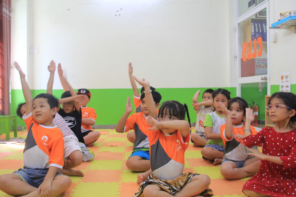 Khóa Học Rèn Luyện Kỹ Năng Cho Trẻ Mùa Hè Tại Tân Bình | KiddiMath 4 kỹ năng ngoại khóa tại Tân Bình